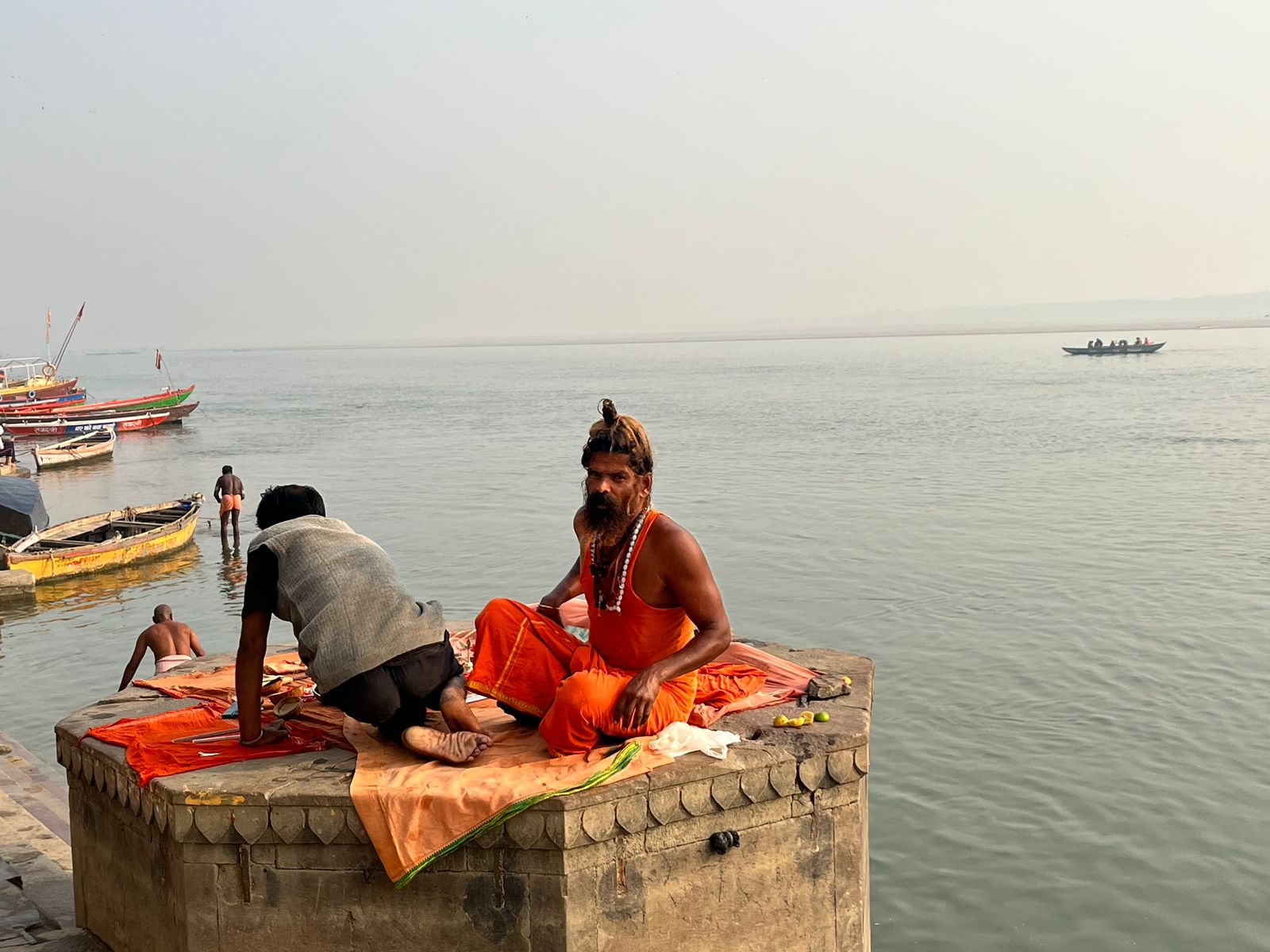 sadhu at ghat1671010257.jpeg